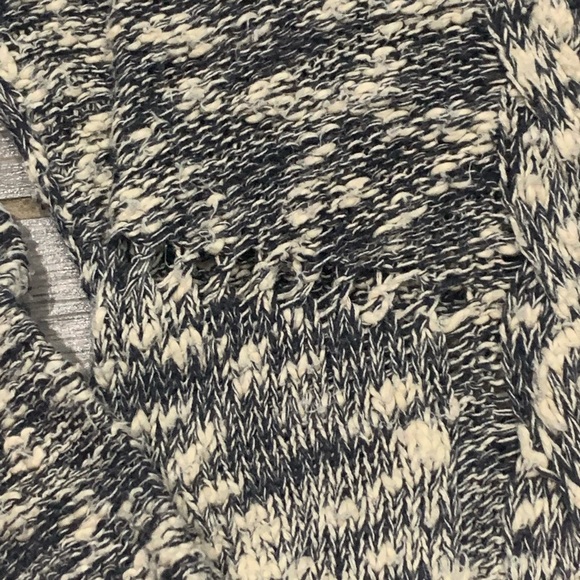 ⭐️EUC⭐️ Adorable Slouchy Sweater by Roxy!! Size Medium - Picture 9 of 14